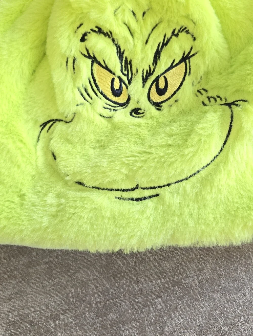Justice Grinch Beanie Plush Soft Beanie Hat Green Dr. Seuss READ